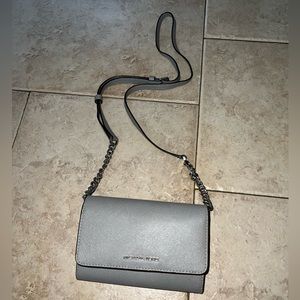 Jet Set Travel Medium Saffiano Leather Smartphone Crossbody Bag